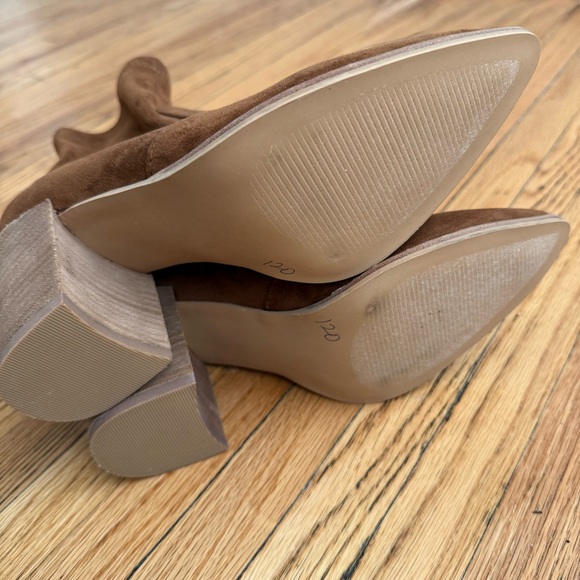 NWT Steve Madden Brown Suede Ankle Booties - Picture 4 of 6